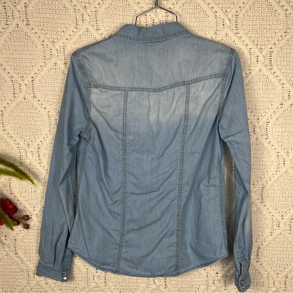BLUE ASPHALT | Chambray Women's Blouse Button Down Distressed Denim M - Picture 2 of 8
